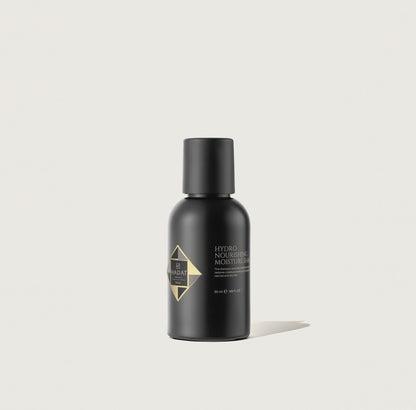 Hydro Nourishing Moisture Shampoo 50 мл: паковання дорожнього формату на світлому тлі.