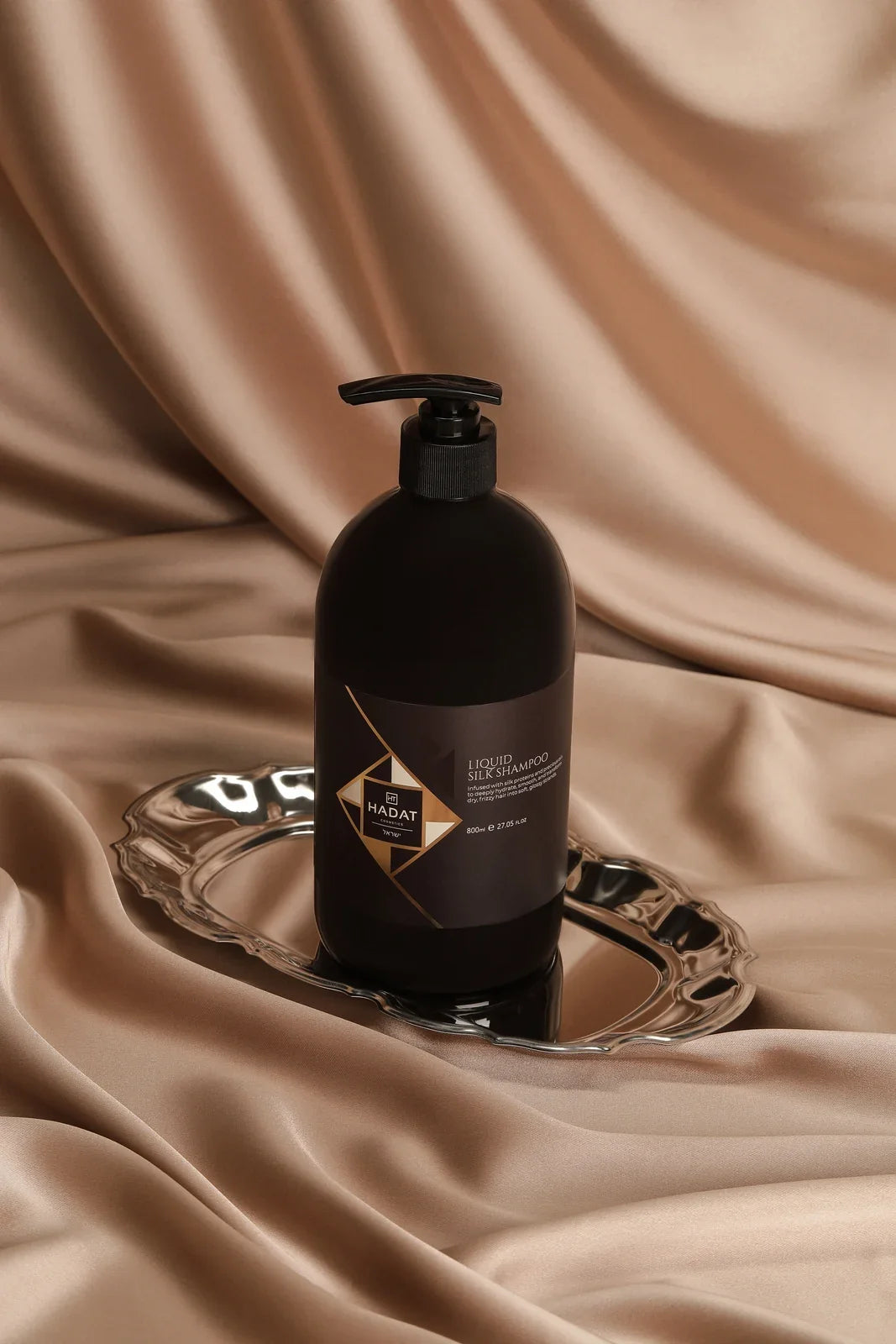 Liquid Silk Shampoo 800 ml clean studio view