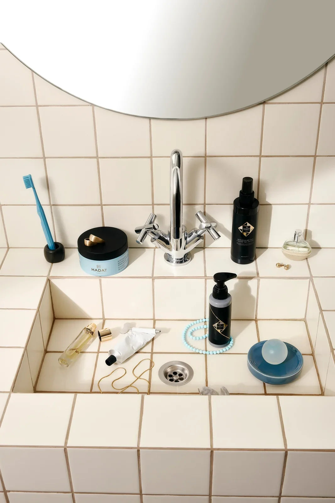 Microcapsules Shampoo bathroom sink lifestyle view